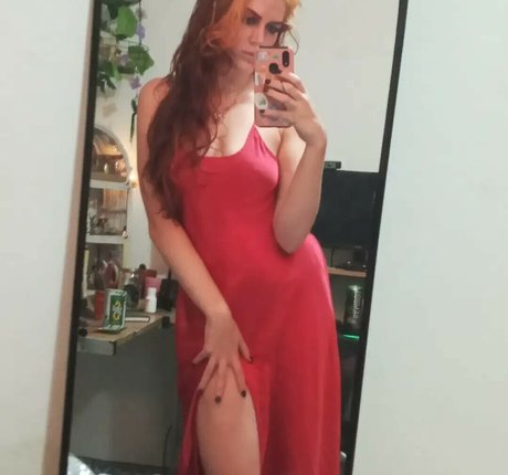 SmokeAndSomno model porn galleries