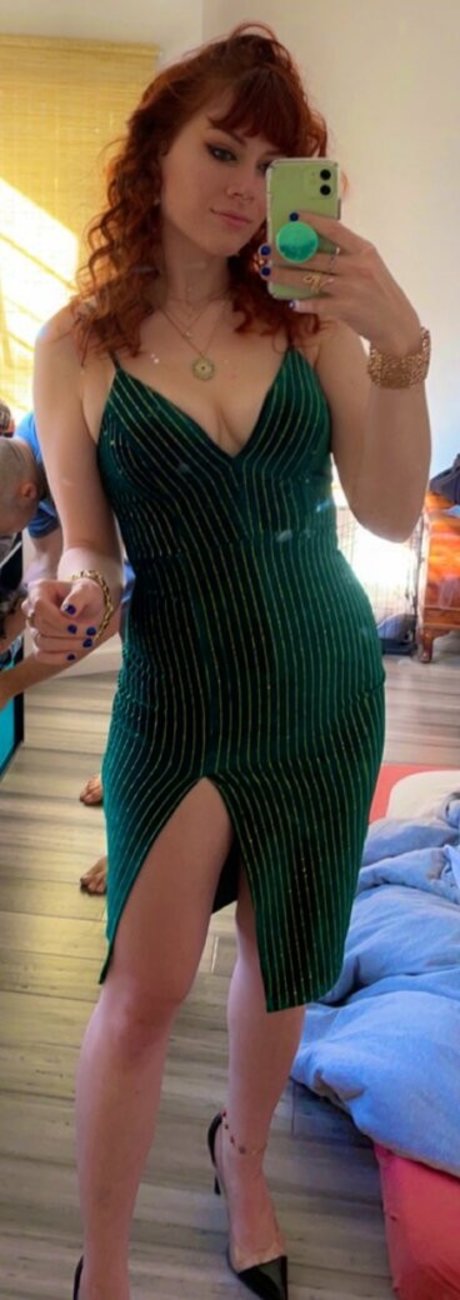 SmokeAndSomno nude star galleries