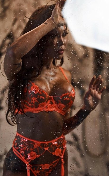 Jaearah model top photo