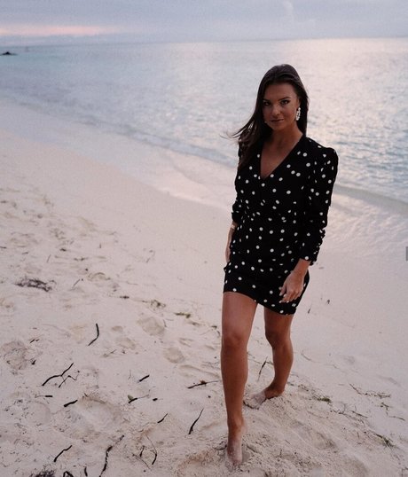 Laura Wontorra pornstar sex galleries