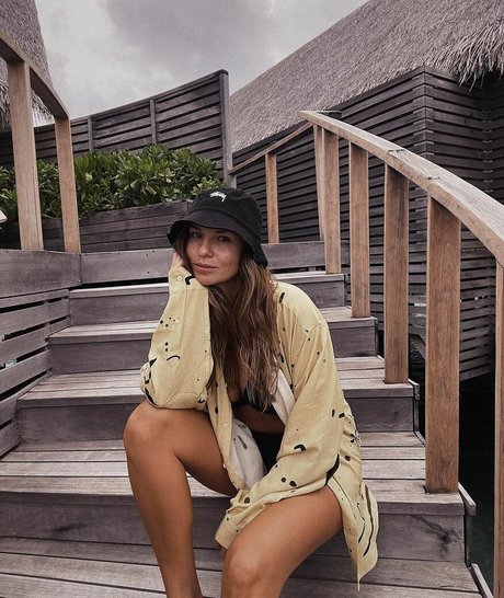 Laura Wontorra nude star photos