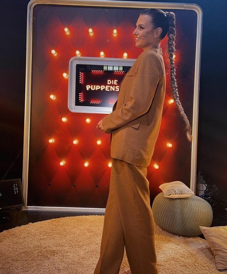 Laura Wontorra nudes star galleries