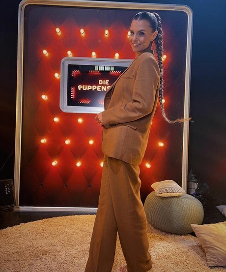 Laura Wontorra star nudes galleries