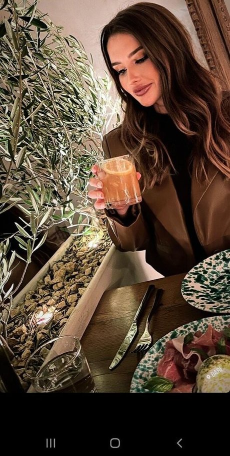 Carlistone sexy star pic