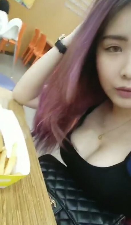 crystalcyj_ model art picture