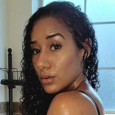 Cleo Cakes star free pictures