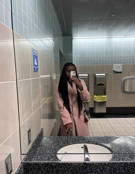 Kendall Maye pornstar nude photo