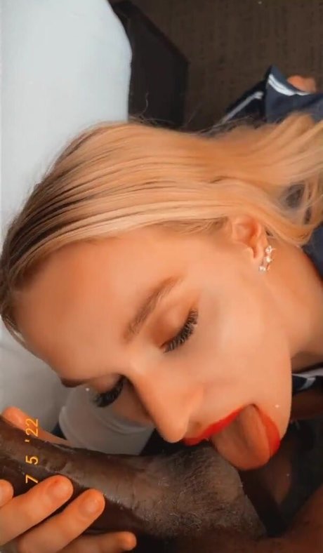 realzoieburgher_ star nice gallery