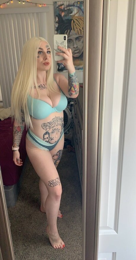 Courtdaplug star adult pics