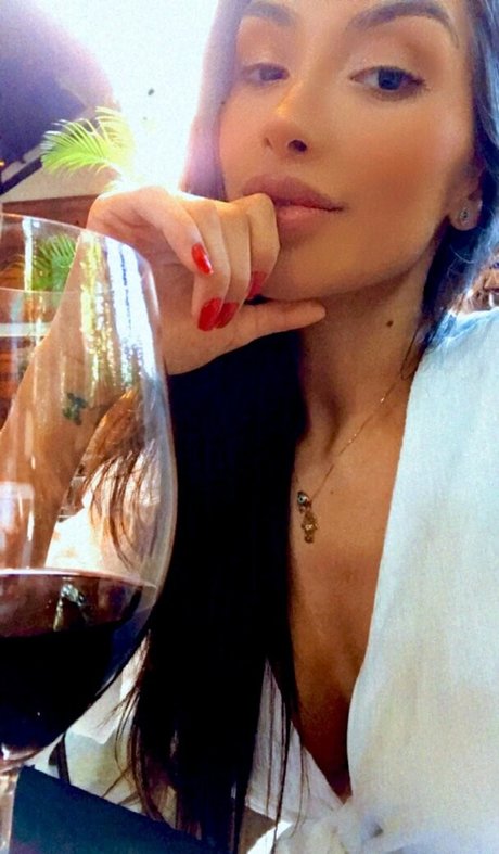 Alicia Drumolin star high quality image