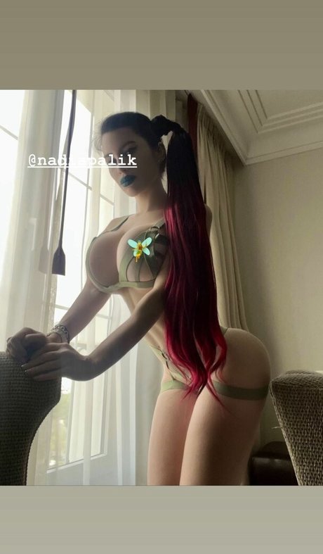 Nadia Palik star art pic