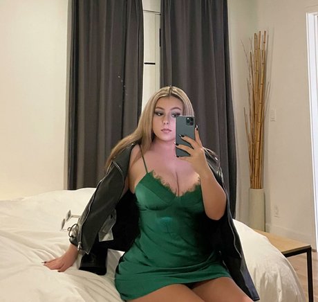 chubby redhead onlyfans nude images