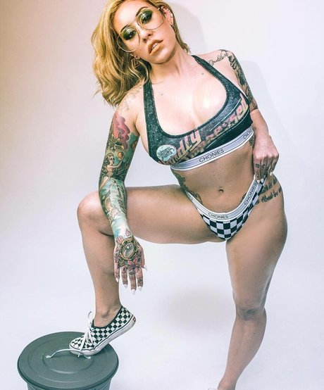 Lexi Layne star pornographic pictures