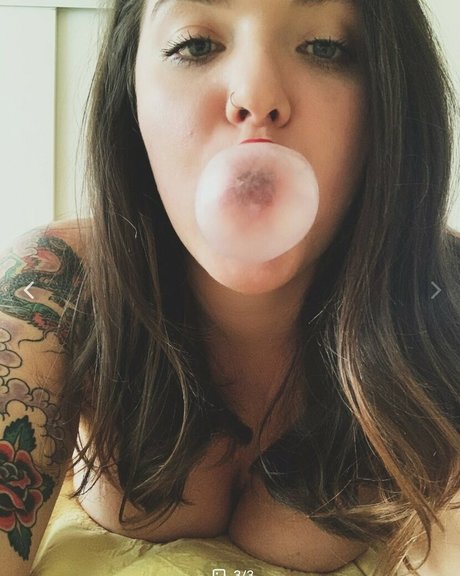 JonniJ free model galleries