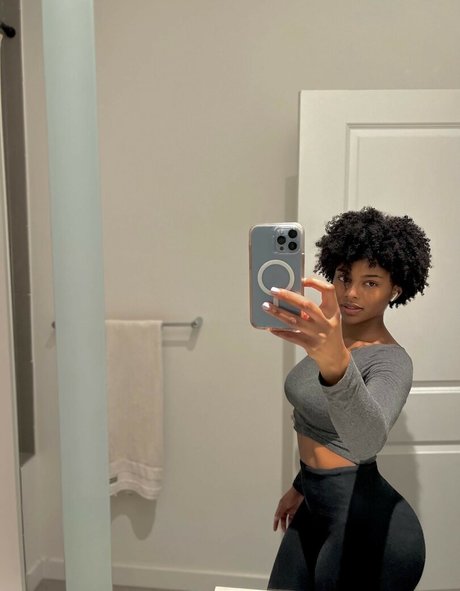 Saffronnn pornographic actress img