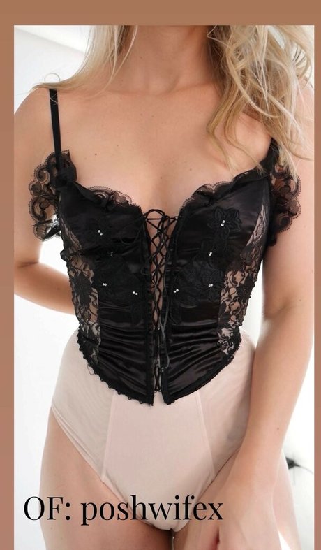 Therealposhwife pretty model pictures