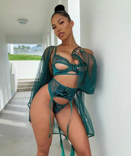 Tiona Fernan pretty actress photo