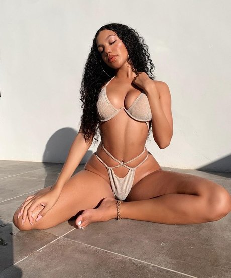 Tiona Fernan model perfect photo