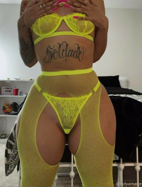 Indya Marie model art gallery