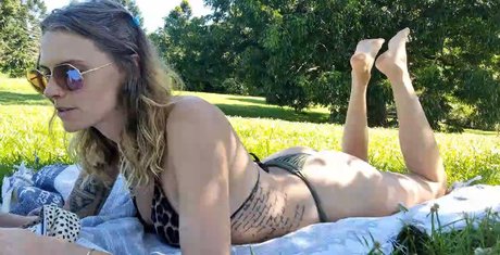 Sieren__Pole pornstar naked image