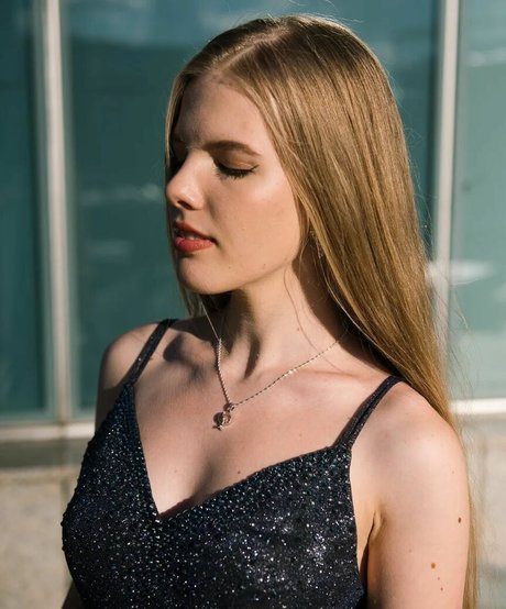 Eva Gevorgyan exclusive star photo