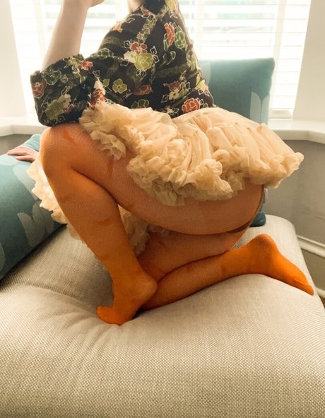 loveitwithlynsey naked star image