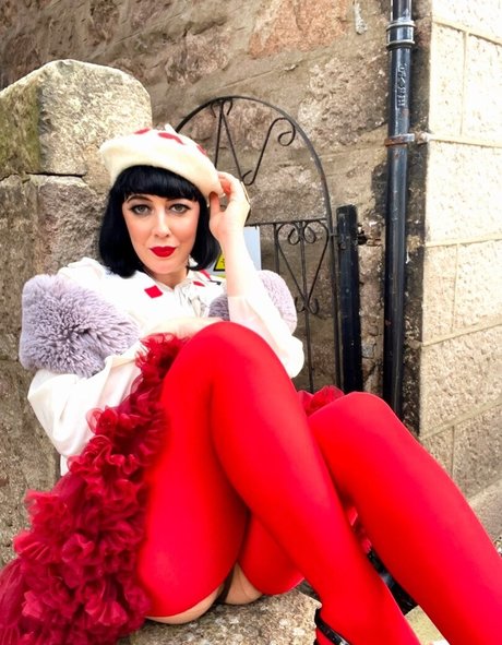 loveitwithlynsey model high quality pics