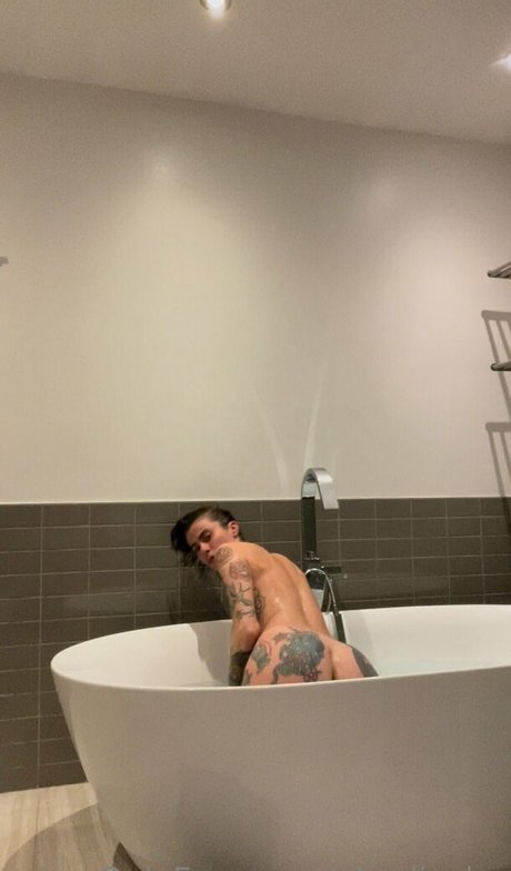 Charlieshe art pornstar pictures