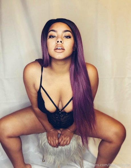 Leah Layne hot star image