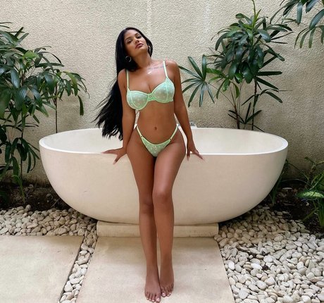 Ari Kumar pornstar nice gallery