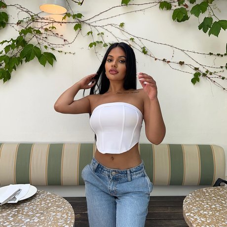 Ari Kumar perfect actress images