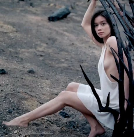 Paige Searcy model naked pics