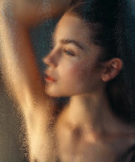 Pauline Schuller hd actress img