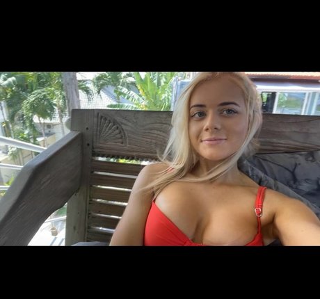 Jasmine Douds star naked pictures