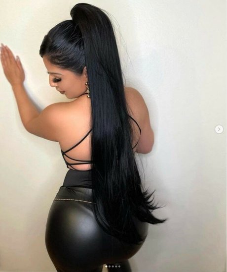 Champagne Chronicles pretty pornstar images