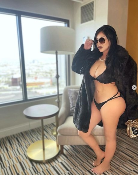 Champagne Chronicles hot actress gallery