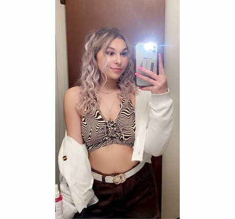 laurennwojo naked model pics