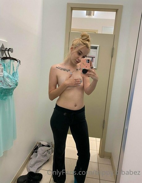 Trippy Baez model beautiful pics