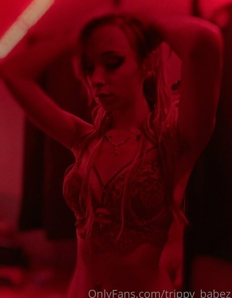 Trippy Baez star erotic images