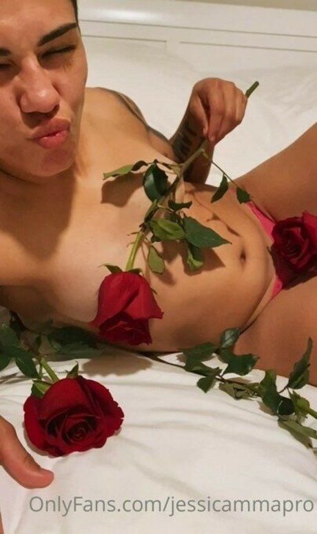 Jessica Andrade naked actress image