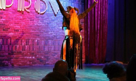 BordeauxBlack model hot galleries