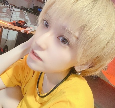 Sora Shiina adult model photo