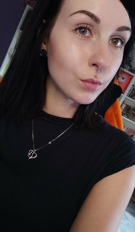 romisu model beautiful pictures