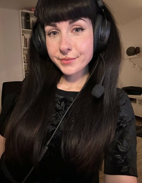 romisu model naked galleries