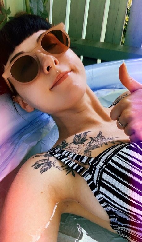 romisu nudes actress photo