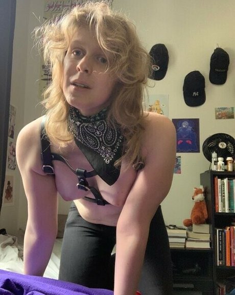 Acvalens star naked pic