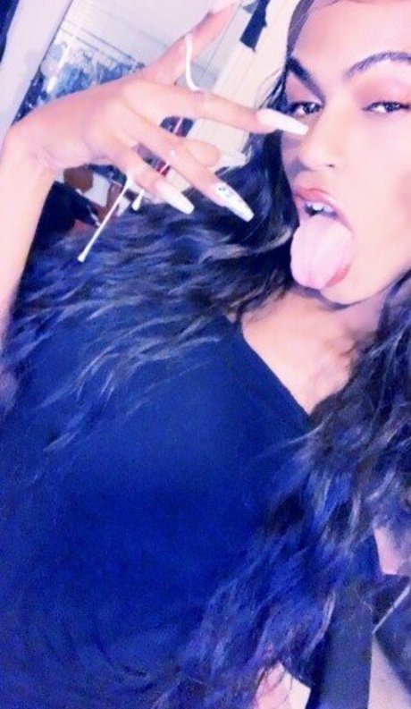 MaliyahLoren hot model pics