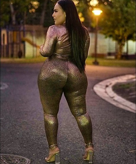 Lulu Mena hot pornstar pictures