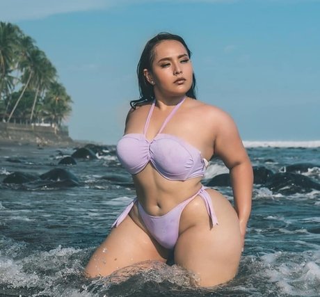 Lulu Mena exclusive star picture