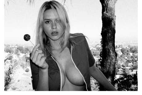 Elle Brittain top pornstar img